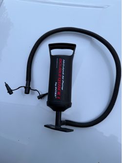 Manual air pump