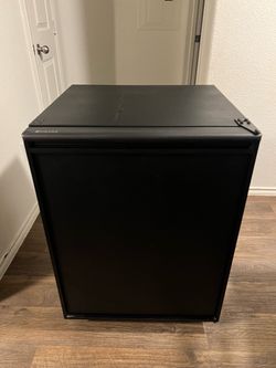 Luxury U-Line Mini Fridge
