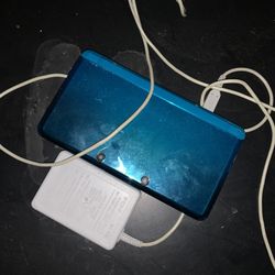 Nintendo 3DS With Charger 