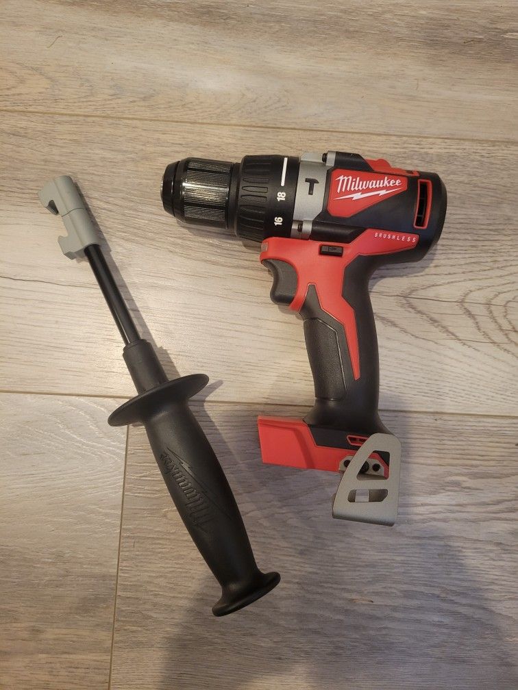 Milwaukee 18-Volt Brushless Hammer Drill (Only Tool NEW)