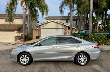 Toyota camry LE 2015