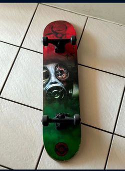 Skateboard (NEW )