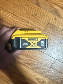 Max XR Premium Lithium-Ion 4.0Ah Battery (DCB204)