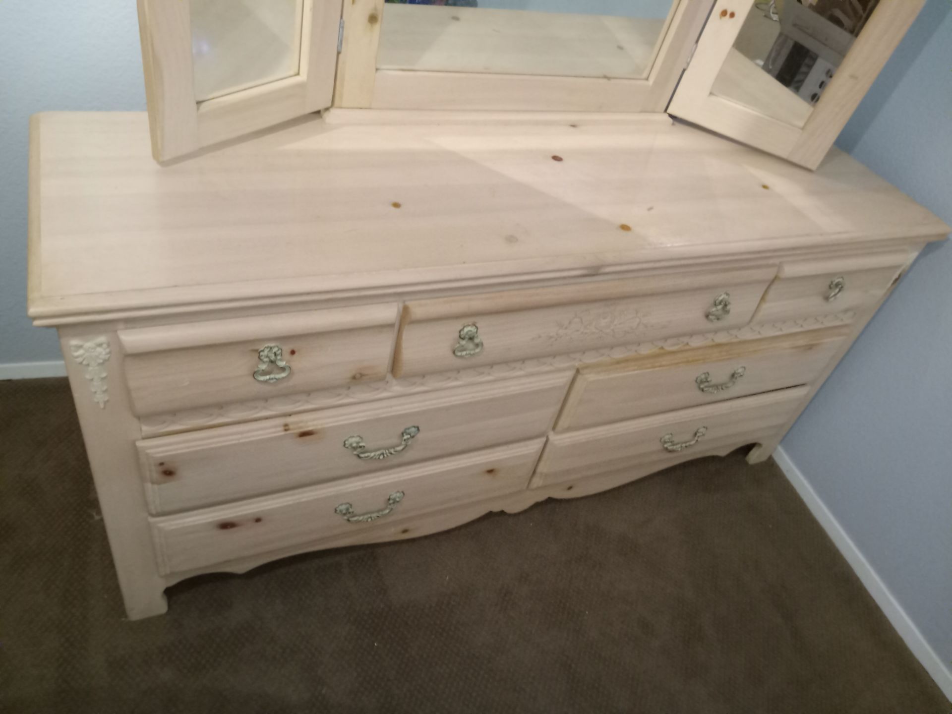 Dresser