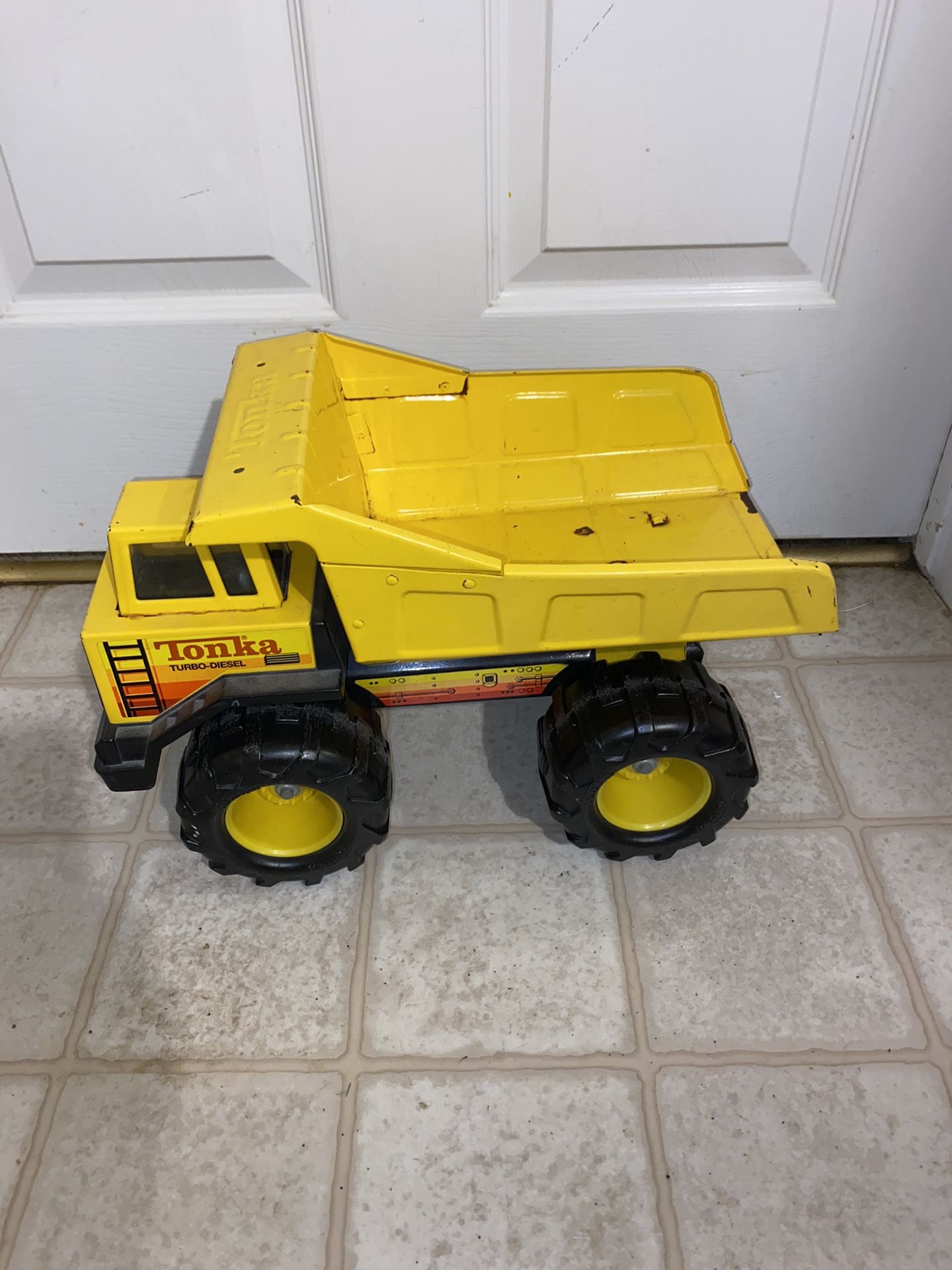 Metal Tonka Dump Truck