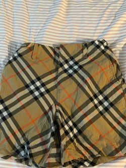 Burberry shorts Little Boy size 6Y
