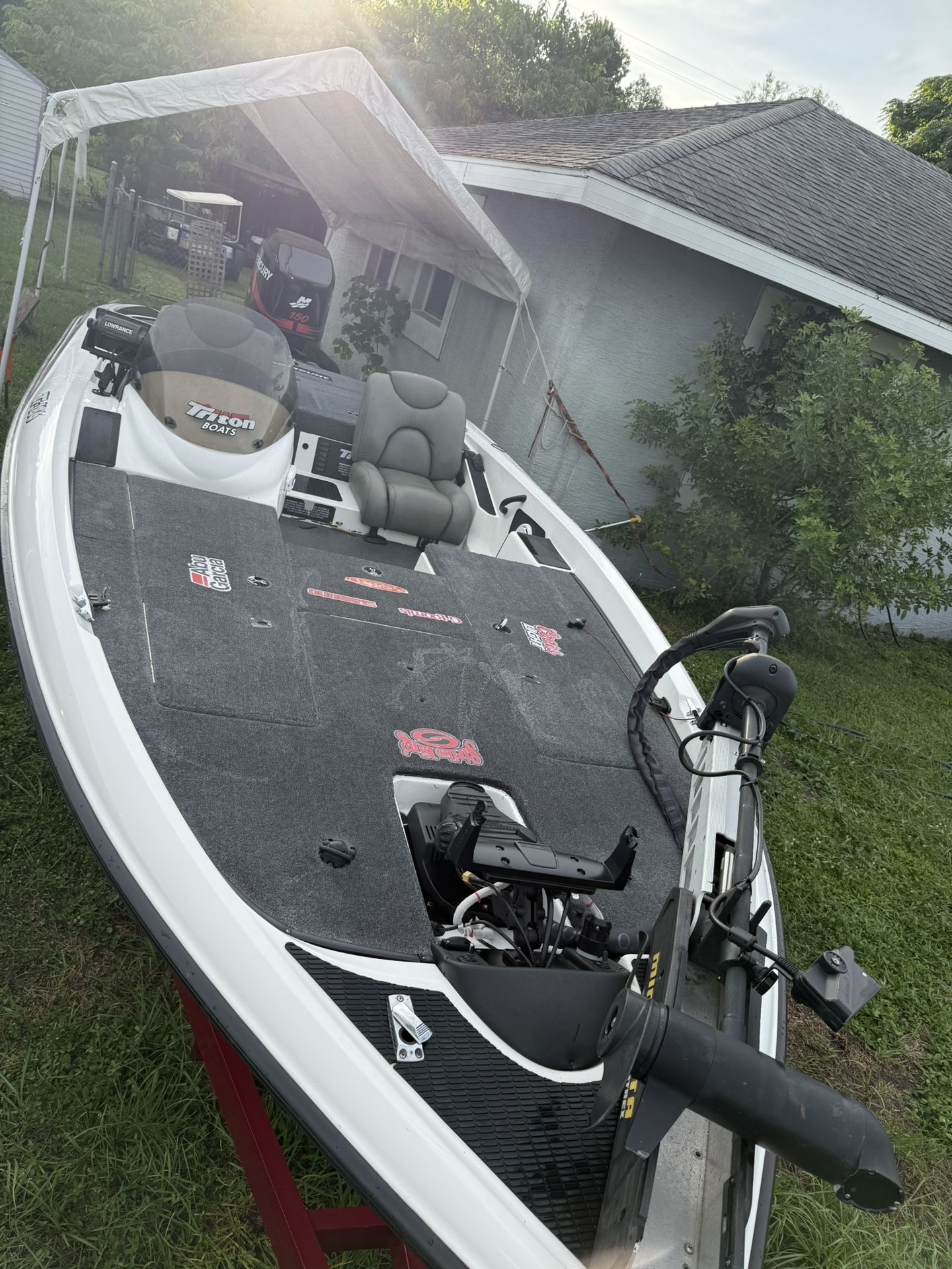 2005 Triton Xr186