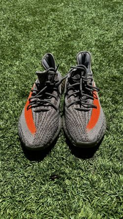 Yeezy 350 Carbon Beluga