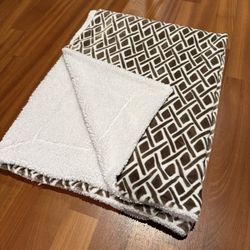 Montauk Plush Throw Blanket Brown Ivory Geometric Soft Sherpa 59x44