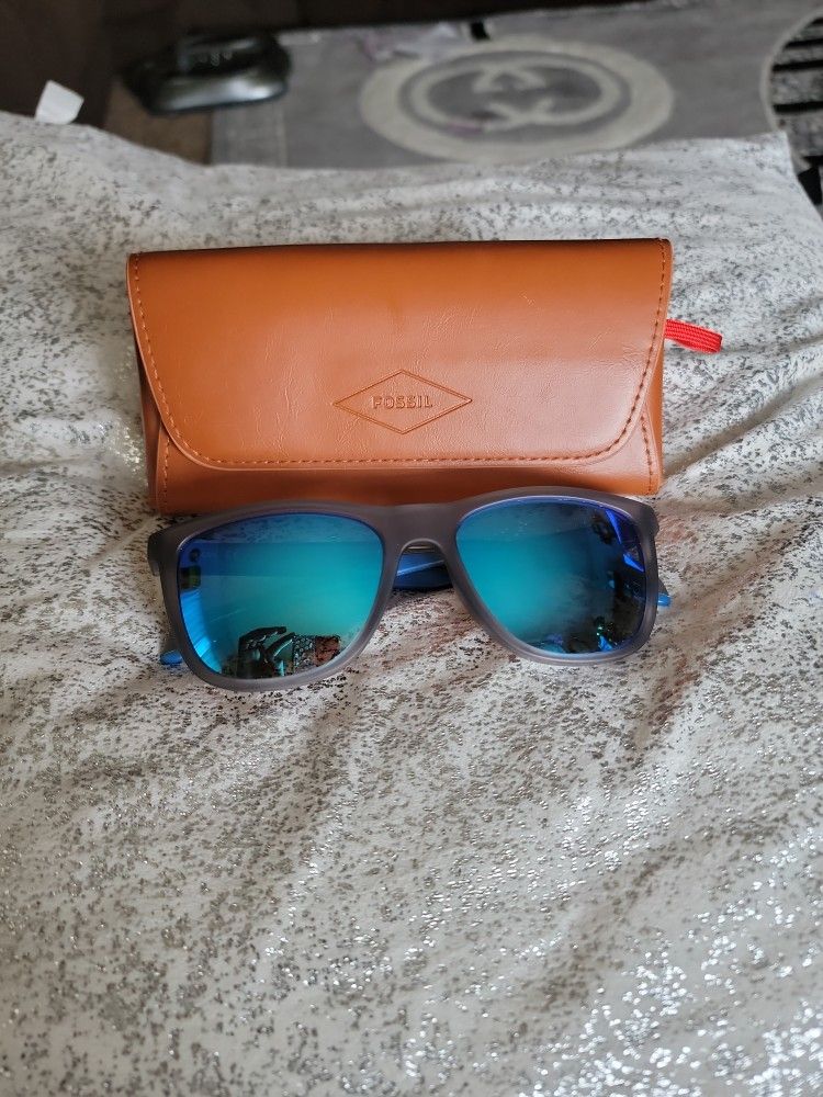 FOSSIL GLASSES
