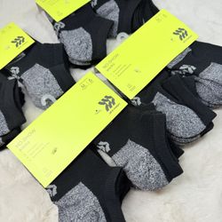 ALL IN MOTION Boys’ Athletic No-Show Socks – Black