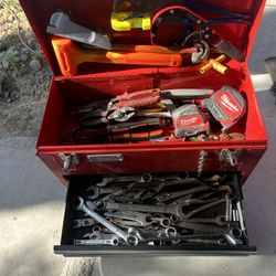 Craftsman Tool Chest With Tools 