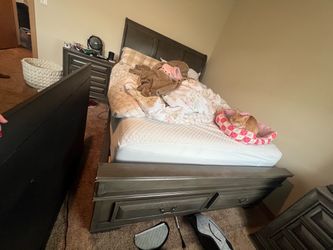 Entire Bedroom set-Queen