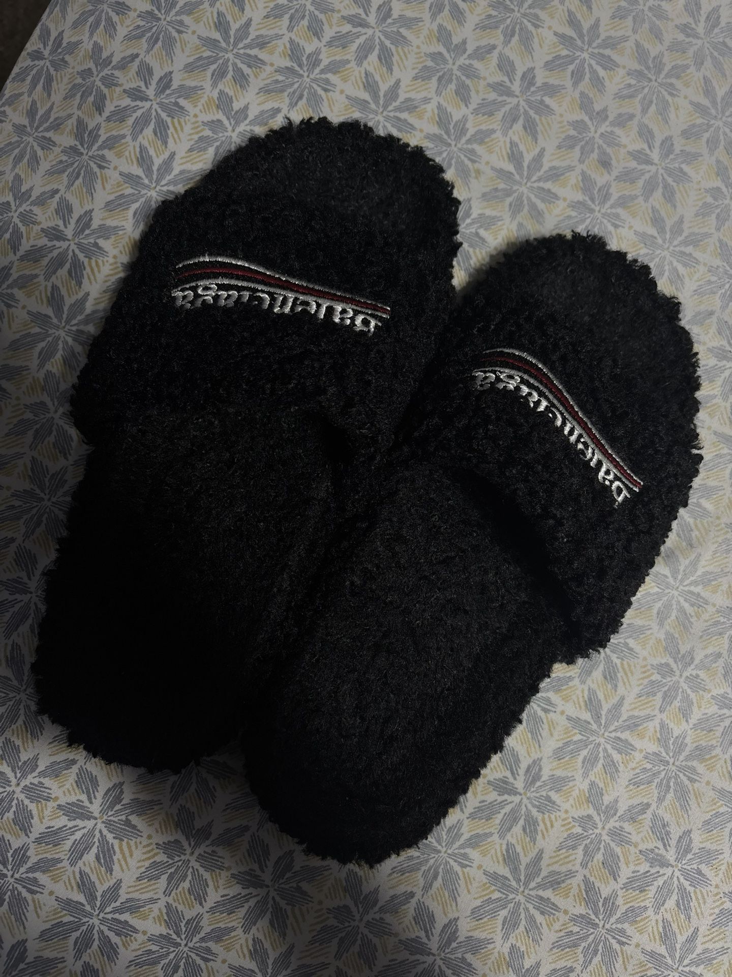 Balenciaga Slides , Throw A Price