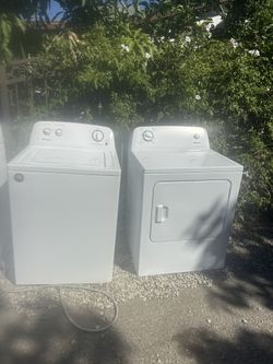 Washer And Electric Dryer Like New 🐝