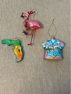 3 ASSORTED CHRISTMAS ORNAMENTS