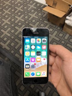 iPhone SE 16GB Factory Unlocked