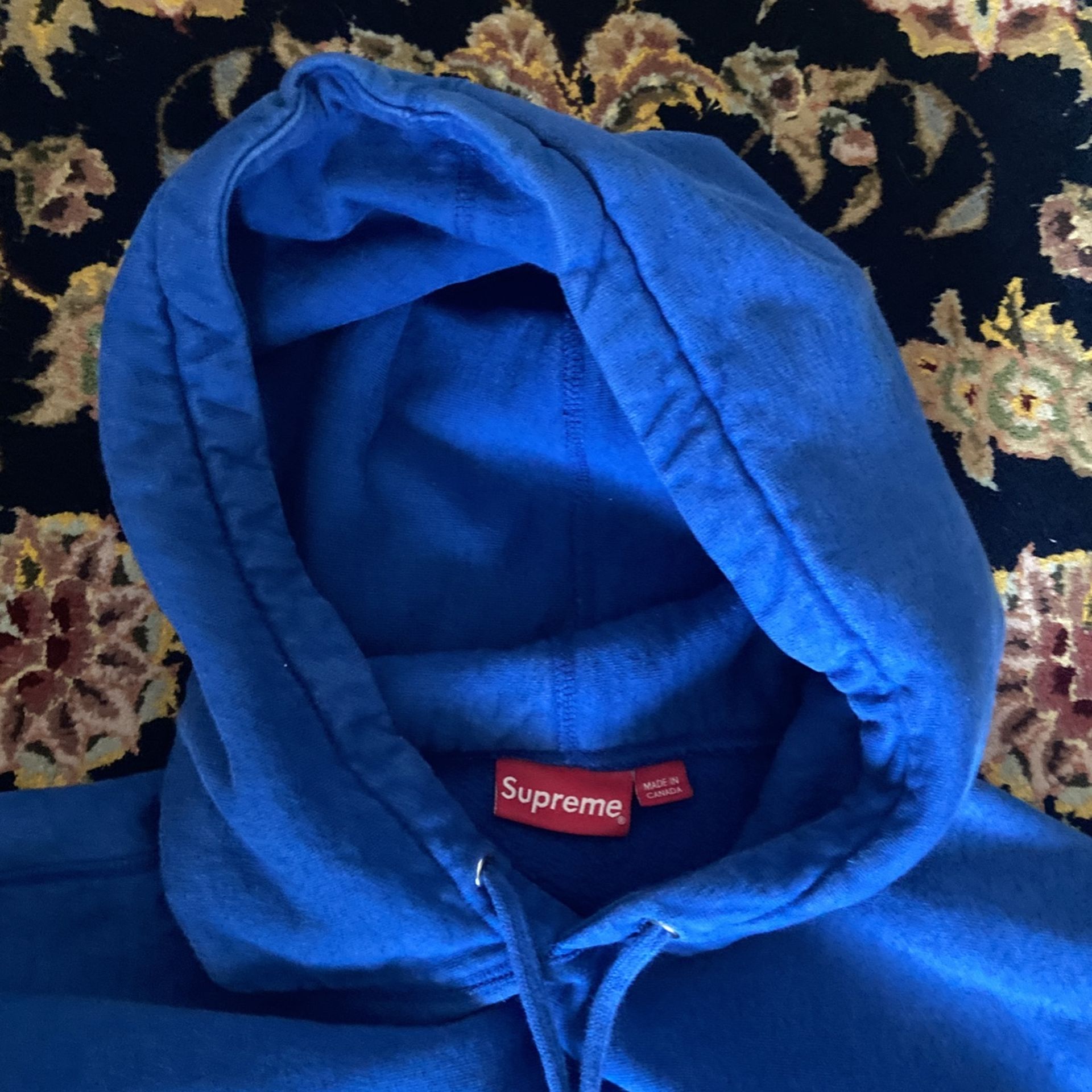 SUPREME HOODIE XL (authentic)