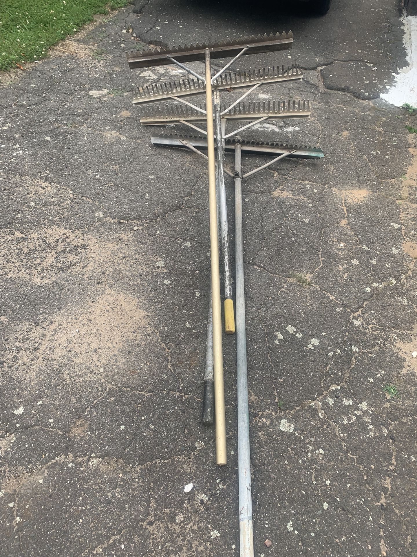 Aluminum Rakes -4 Pieces