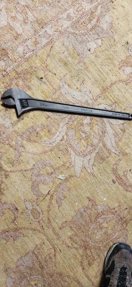 Adjustable Wrench 24 inch