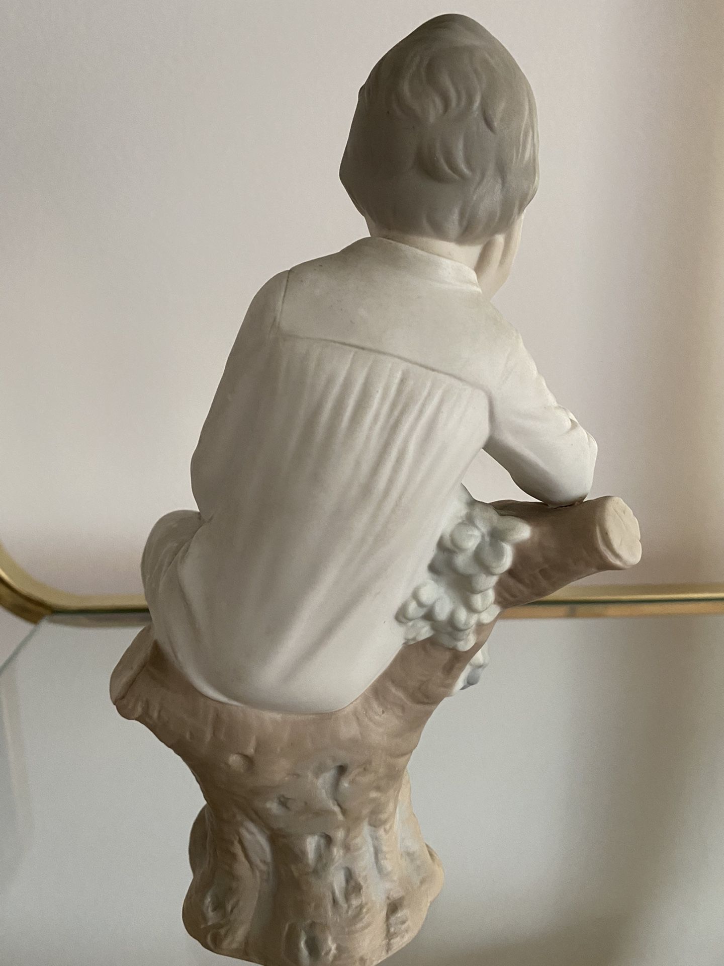 Lladro Figurine of Girl Resting in Tree with Book