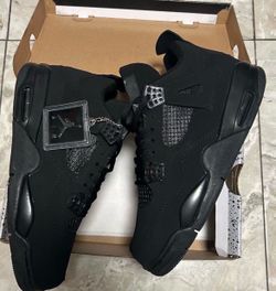 Black cat Jordan 4