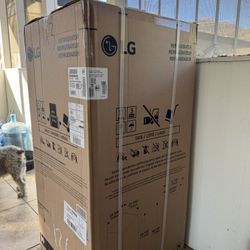 LG 6.0 cu. ft. Single Door Refrigerator. Beer fridge. Garage Fridge.