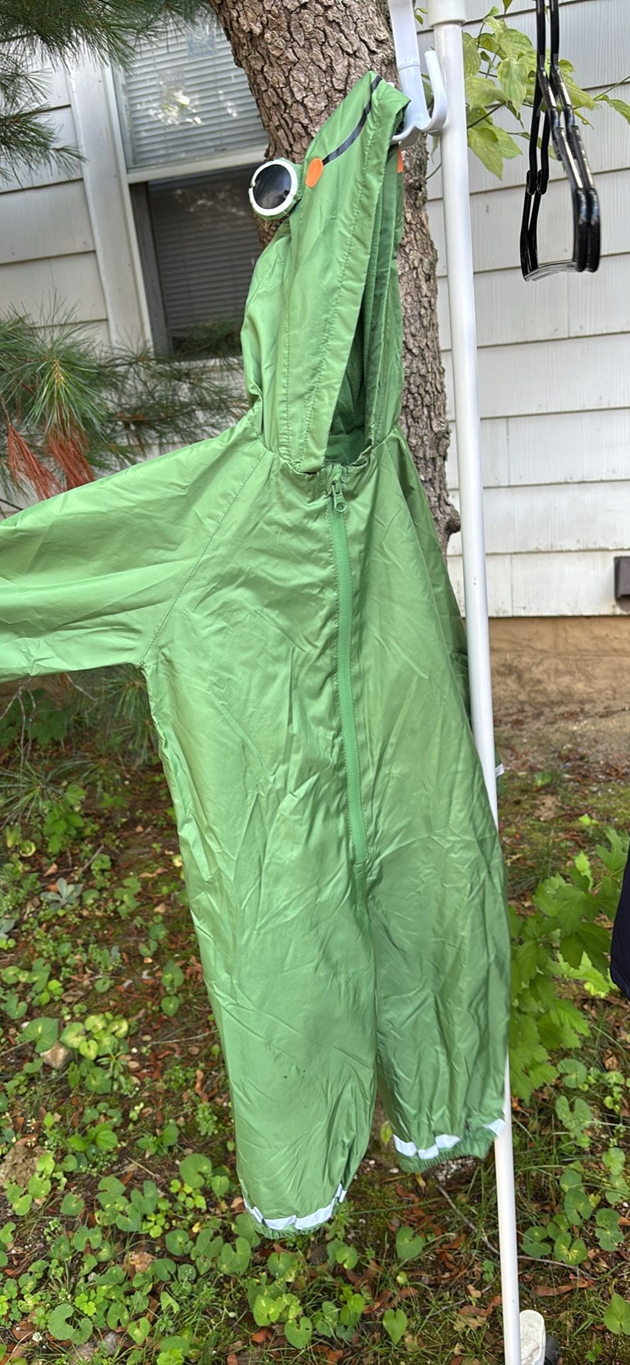 Rain suit
