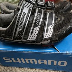 Woman's Shimano Cycling Shoes Size 38 With New Cleats Set