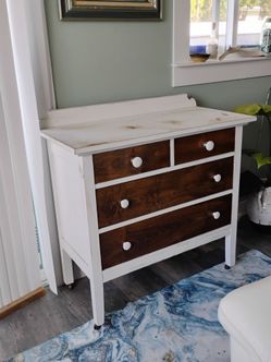Vintage Farmhouse Dresser with 4 Drawers