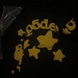 Men’s medium Essential hoodie black and yellow