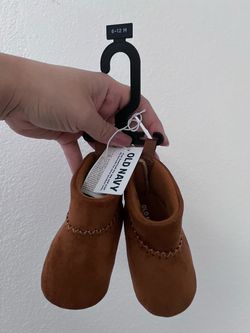 Old Navy Baby Booties Size 6-12M