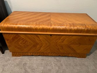 Vintage Wood Cedar Chest Trunk without lock