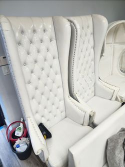 Throne chairs