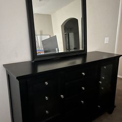 Black Dresser, Mirror & 2 Matching Nighstands Set