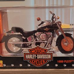 1999 Maisto Harley Davidson Black FLSTF  Motorcycle Fat Boy 1:10 DieCast *rare* NIB