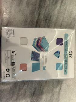 4 diamond mosaic trays with lids and brushes, new. Color may vary.
