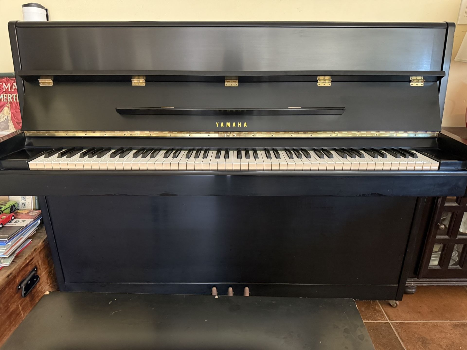 Studio Height Piano 1977 Yamaha P2SE 