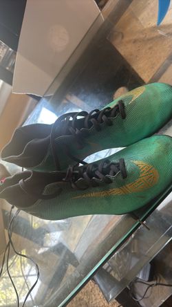 Soccer cleats