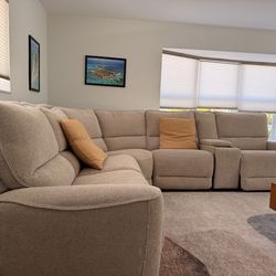 Reclining sectional sofa (6months old) electric powered