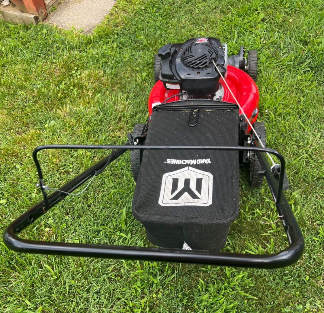 Yards Machine Push Mower 140cc Briggs Stratton 550EX With