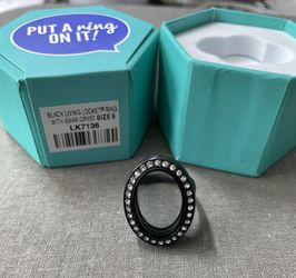 BLACK UNING LOCKETS 9NG WT SIX& CRYST SIZE 6 LK7136