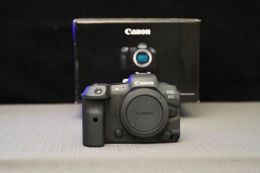 Canon EOS R5 Mirrorless Camera