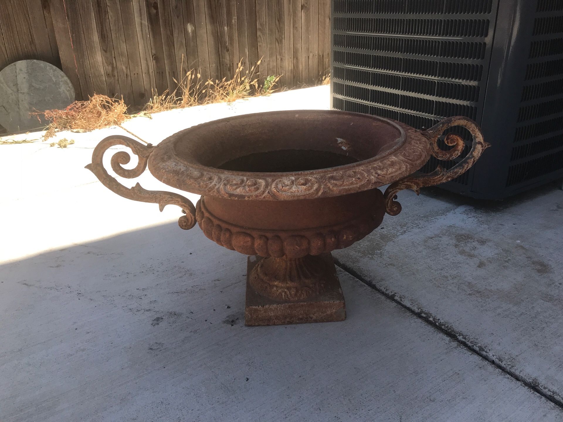 Two big size flower iron pot very very heavy