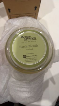 Better Homes collection  Earth Blends  candle new