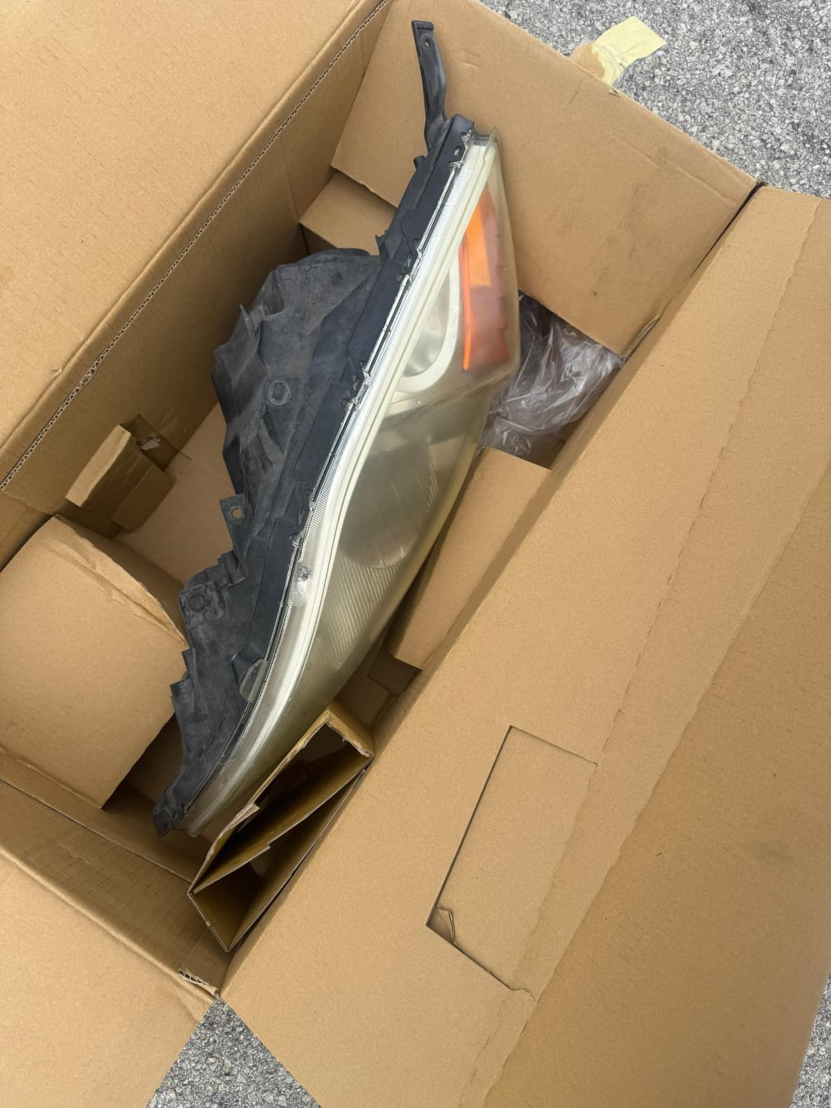 2011 Honda CVR headlights