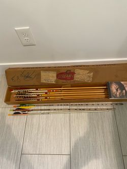 Vintage Archery Wood Arrows - Great decor!