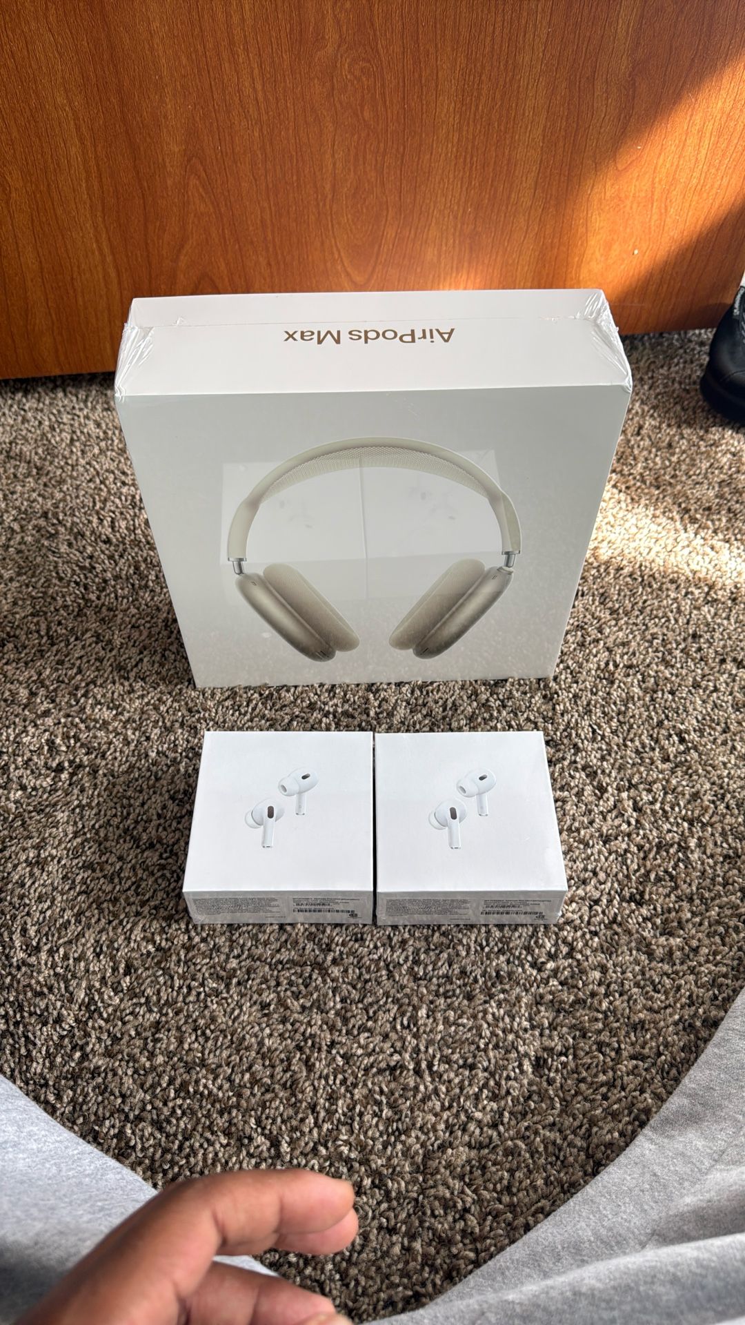 Apple Bundle (WILL TRADE ALL FOR A PS5 Or Quest 3
