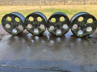 Jeep OEM 18x7.5 Aluminum Wheels Set
