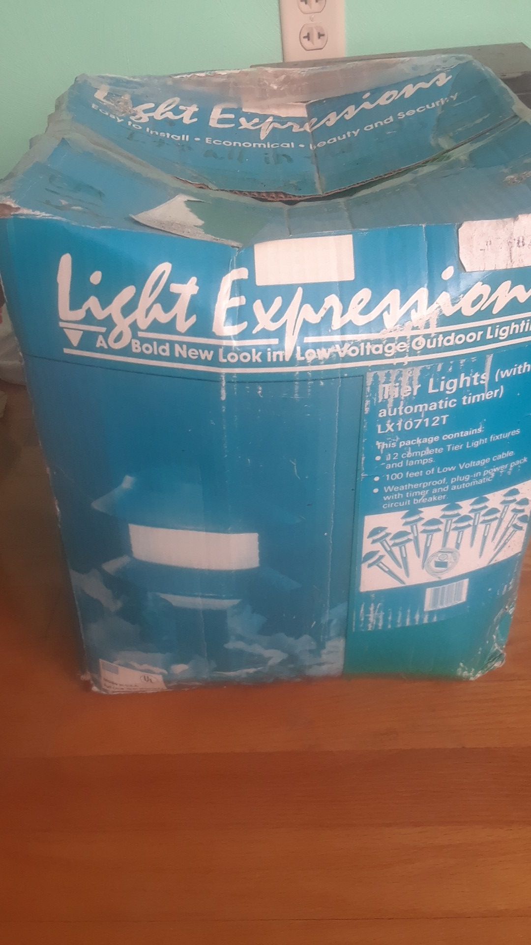 Low voltage outdoor lighting